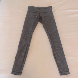 Special edition textured grey lululemon full length leggings